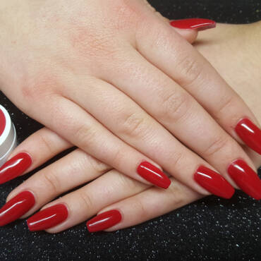 Nageldesign - klassisch rot